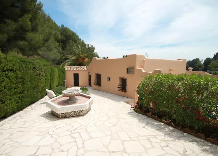 Chrisuli - Well Furnished Villa With Panoramic Views In Moraira